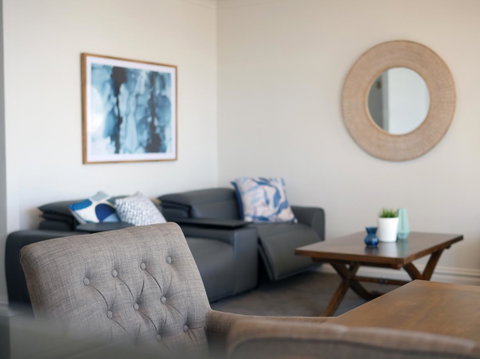 Panoramic Harbour Views And Unbeatable Comfort - Accommodation Fremantle 10