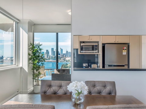 Panoramic Harbour Views And Unbeatable Comfort - Accommodation Fremantle 8