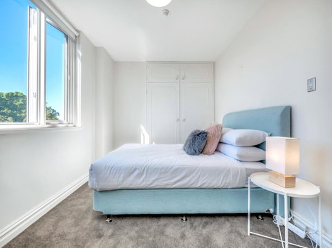 Panoramic Harbour Views And Unbeatable Comfort - Accommodation Fremantle 9