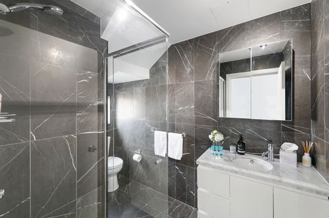 Darling Harbour Penthouse Views+Jacuzzi - Accommodation Fremantle 5