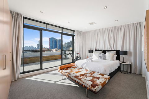 Darling Harbour Penthouse Views+Jacuzzi - Accommodation Fremantle 0