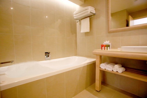 Crowne Plaza Alice Springs Lasseters, An IHG Hotel - Accommodation Fremantle 30