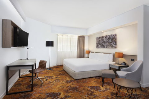 Crowne Plaza Alice Springs Lasseters, An IHG Hotel - Accommodation Fremantle 2