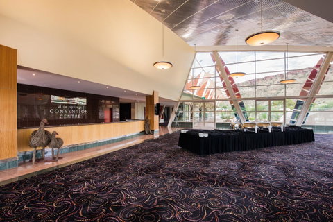 Crowne Plaza Alice Springs Lasseters, An IHG Hotel - Accommodation Fremantle 17