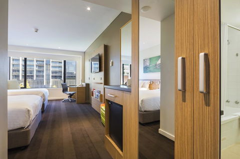 Crowne Plaza Canberra, An IHG Hotel - Accommodation Fremantle 23