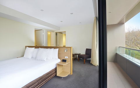 Crowne Plaza Canberra, An IHG Hotel - Accommodation Fremantle 13