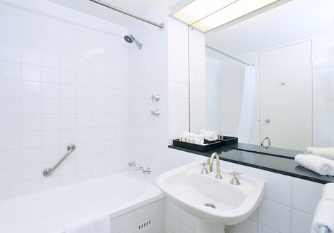 Crowne Plaza Canberra, An IHG Hotel - Accommodation Fremantle 25