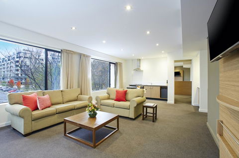 Crowne Plaza Canberra, An IHG Hotel - Accommodation Fremantle 11