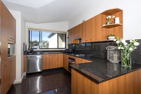 Bondi Beach Lamrock Avenue - Accommodation Fremantle 2