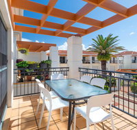 Breakers Block 3 - Unit 2 - Pool in complex - across the road from the beach - Accommodation Fremantle