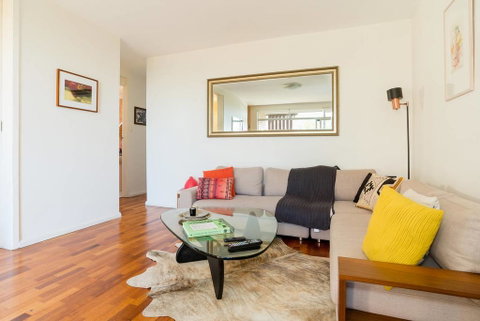 Bright And Spacious Apartment Near Bronte Beach - Accommodation Fremantle 1