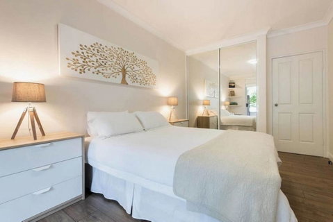 Bright Comfy Bondi Home - Accommodation Fremantle 2