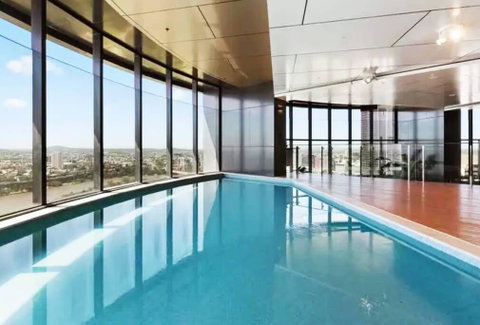 Brisbane Centre With Glorious Views & Pool - Accommodation Fremantle 3