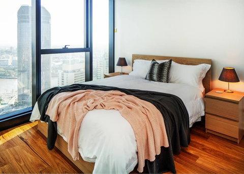 Brisbane Centre With Glorious Views & Pool - Accommodation Fremantle 0