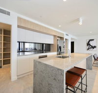 Broadbeach New Luxury Vue 17 Beach Views - Accommodation Fremantle