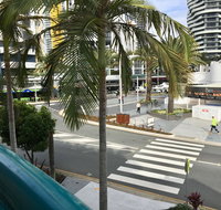 Broadbeach Private Apt with CHA - Accommodation Fremantle