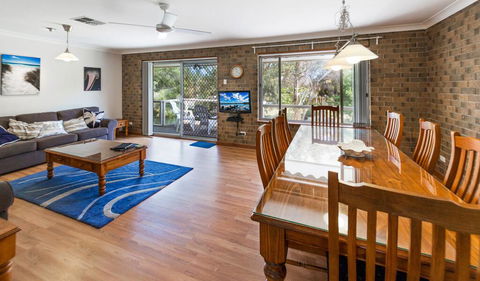 Broadbeach Retreat - 32 Broadbeach Drive - Accommodation Fremantle 3