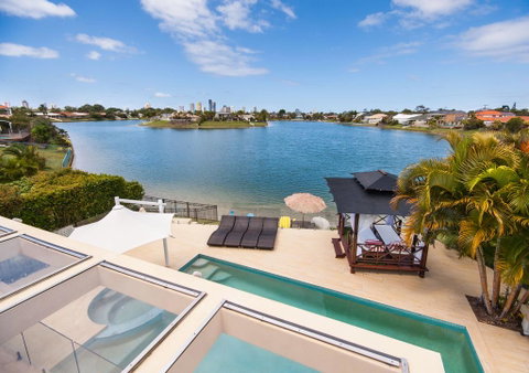 Broadbeach Waterfront Holiday House - Accommodation Fremantle 0