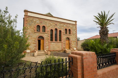 Broken Hill Outback Church Stay - Accommodation Fremantle 2