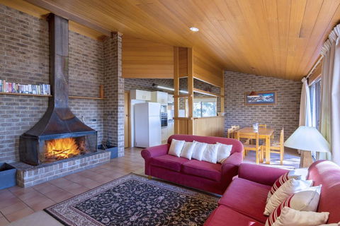Bundilla 4- Townhouse With Wifi - Accommodation Fremantle 0