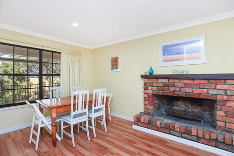 By The Beach - 30 Jetty Road - Accommodation Fremantle 1