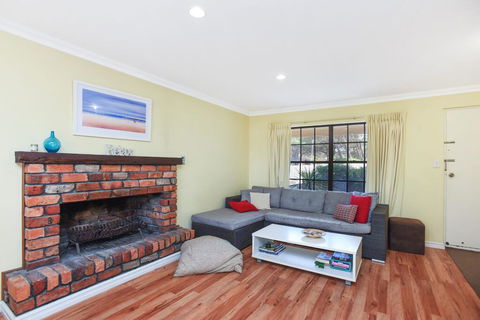 By The Beach - 30 Jetty Road - Accommodation Fremantle 3
