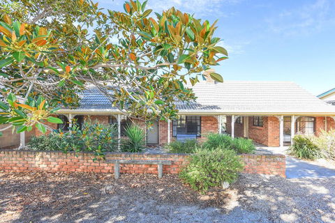 By The Beach - 30 Jetty Road - Accommodation Fremantle 0