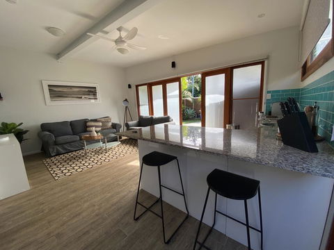 Byron Moon Large House & Half Moon Cottage - Accommodation Fremantle 3