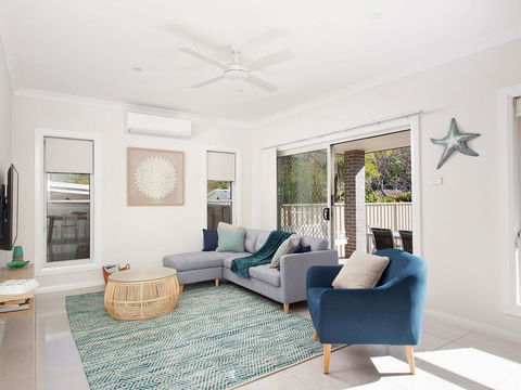 C A L M At Beautiful Shoal Bay - Accommodation Fremantle 0