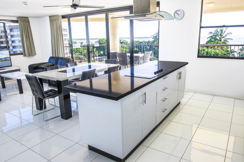 Cairns Aquarius - Accommodation Fremantle 2