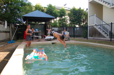 Cairns Sharehouse Apartment - Accommodation Fremantle 1