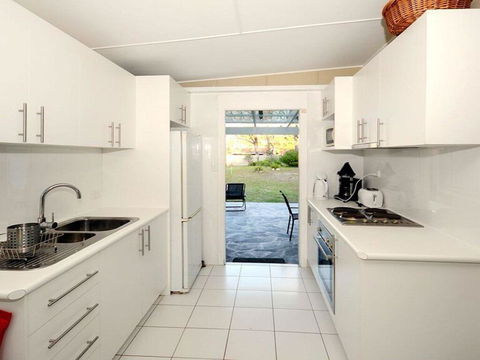 Callala Sun - Modern And Functional - Accommodation Fremantle 2