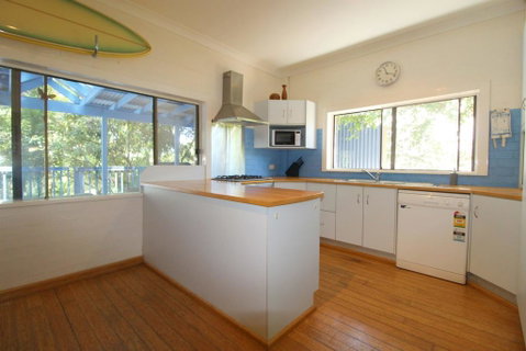 Cape Cod Beach House, 25 Skyline Crescent - Accommodation Fremantle 2