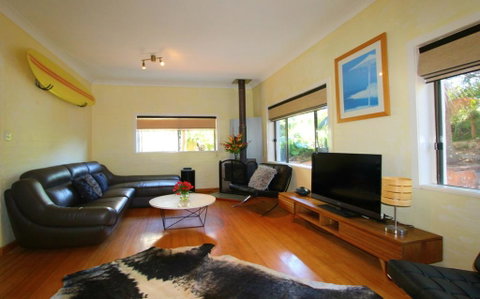 Cape Cod Beach House, 25 Skyline Crescent - Accommodation Fremantle 0