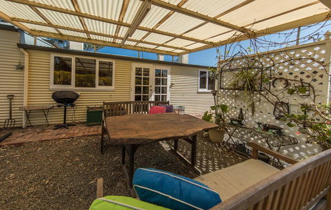 Captain Rodda's Cottage - Accommodation Fremantle 2