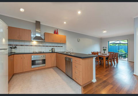 Cardiff St House - Accommodation Fremantle 0