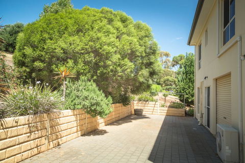 Carri-away - 15 Solitude Drive - Accommodation Fremantle 2
