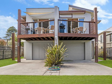CASTWOOD VILLA No. 1 - Accommodation Fremantle 2