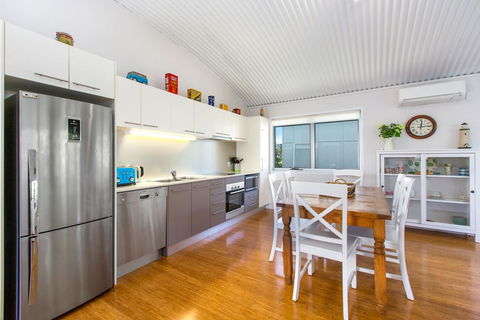 CASUARINA BEACH SHACKS 10 - Accommodation Fremantle 2