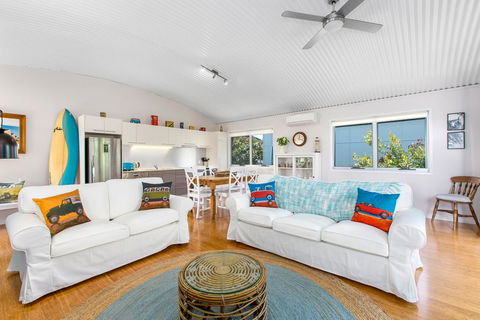 CASUARINA BEACH SHACKS 10 - Accommodation Fremantle 0