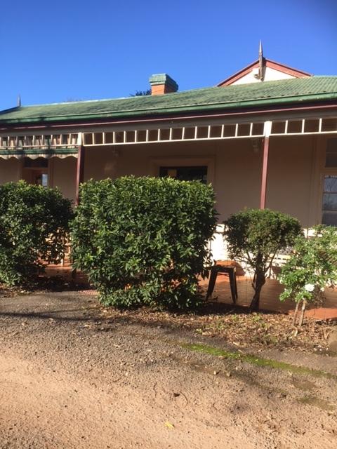 Catania Cottage & Farmhouse - Accommodation Fremantle 0