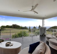 Caves Luxury Beachside Escape - literally across the road from Surf Club - Accommodation Fremantle