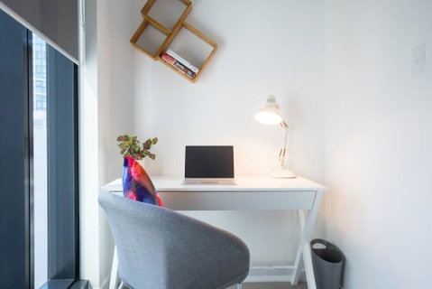 CBD Views-With FREE Wine Free-Carpark-Netflix-WiFi - Accommodation Fremantle 2