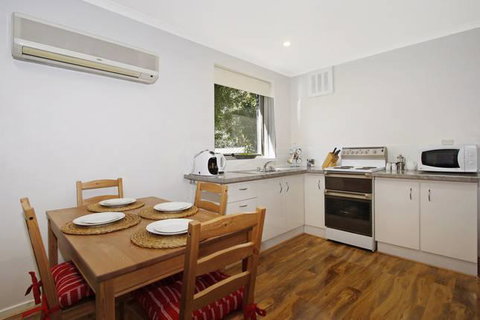 Cedar 6 - Fully Renovated Apartment - Accommodation Fremantle 1