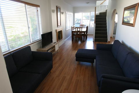 Cedar Cottages Blackmans Bay - Accommodation Fremantle 3