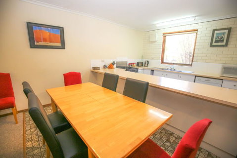 Cedar Holiday Units - Apartment 1 - Accommodation Fremantle 3