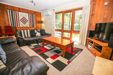 Cedar Holiday Units - Apartment 1 - Accommodation Fremantle 0