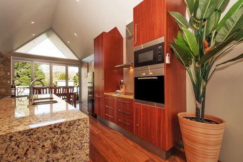 Centenary Peaks - Accommodation Fremantle 1