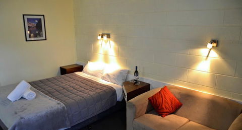 Charles Sturt Motor Inn - Accommodation Fremantle 0