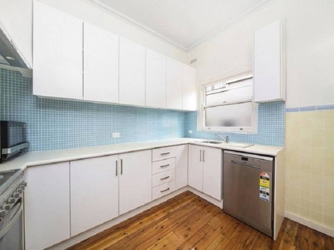 Charming & Cosy Home With City Views - Accommodation Fremantle 1